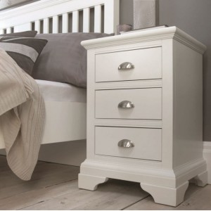 Hampstead White Painted Furniture 3 Drawer Bedside Cabinet 